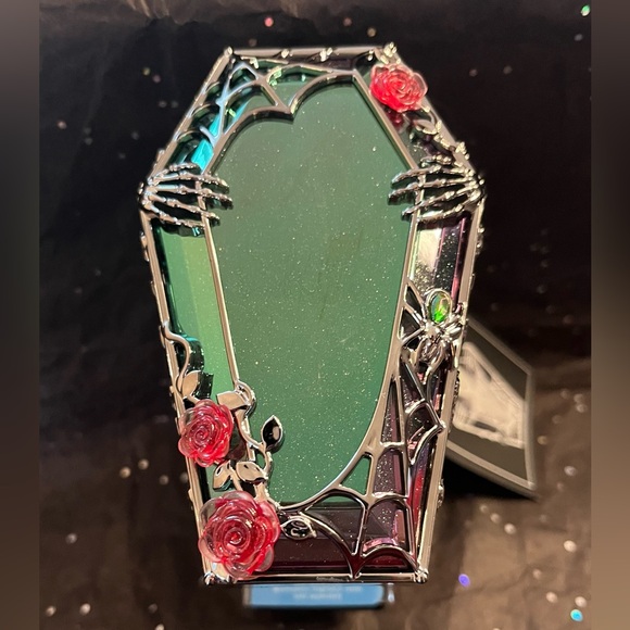 Bath and Body Works Spooky Coffin Wallflower Plug NWT - Picture 2 of 6